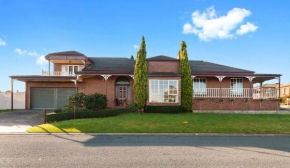 Federation Style 4 bedroom House with Ocean View, Lakes Entrance